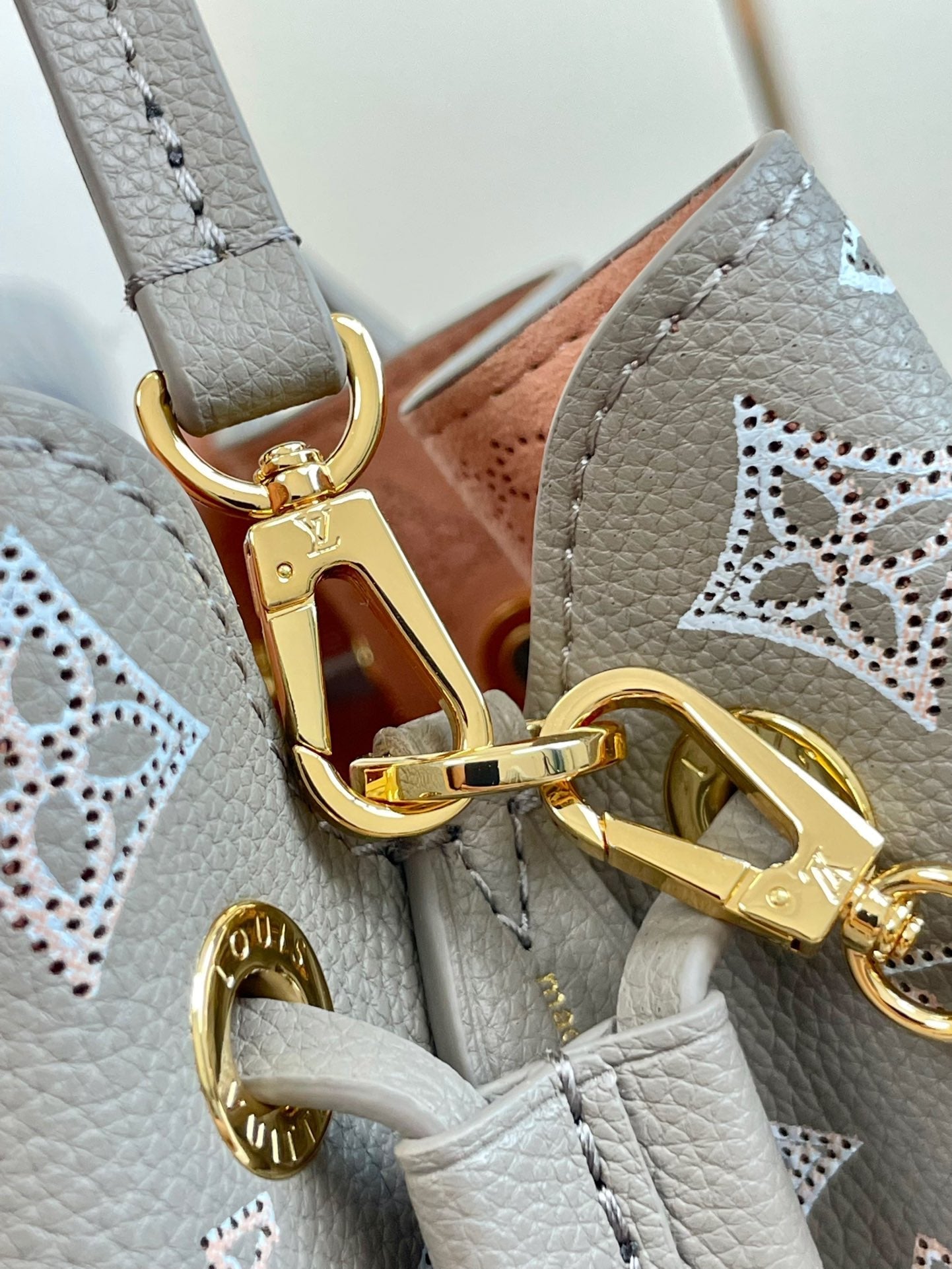 ベラ 19 マヒナ カーフスキン