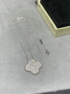 [⭐JeweliWhal]CLOVER 25MM LARGE PENDANT DIAMOND PAVED SILVER NECKLACE