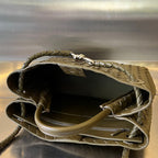 BV ミディアム アンダモ 32cm オリーブ ラムスキン