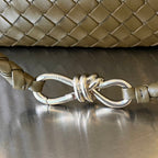 BV ミディアム アンダモ 32cm オリーブ ラムスキン