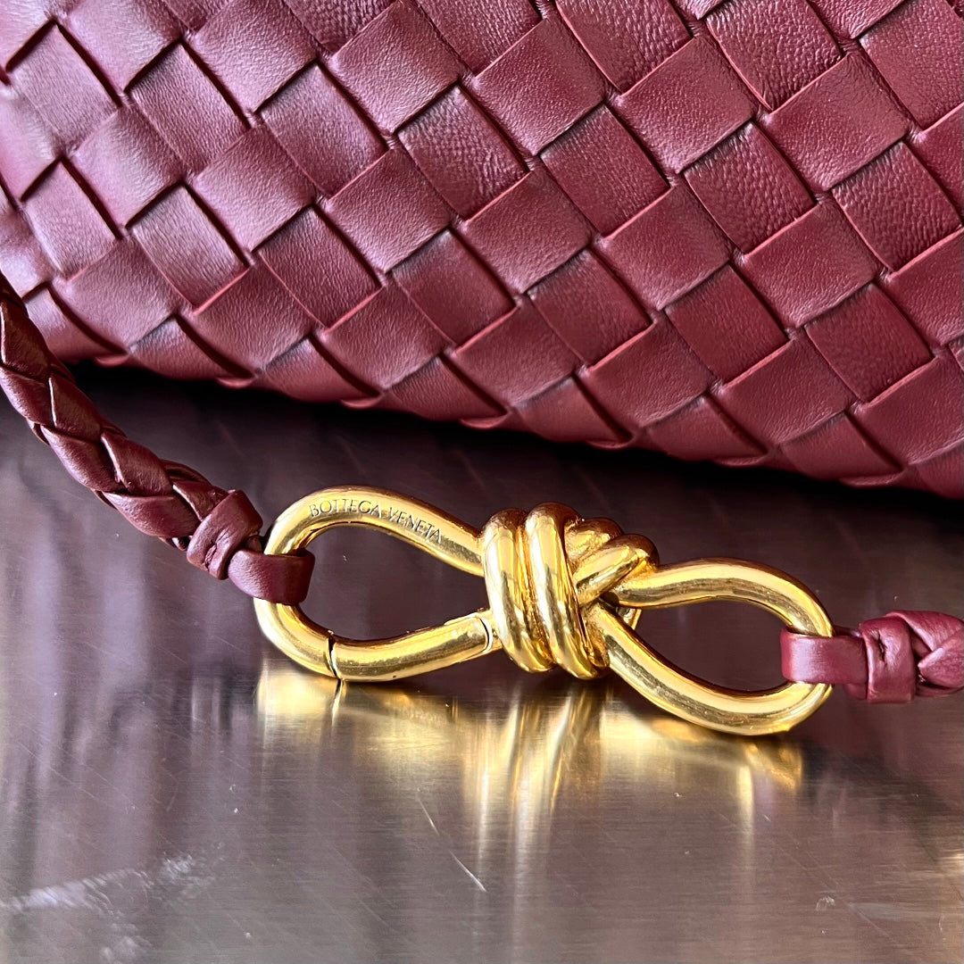 BV スモール アンダモ 25cm ダークレッド ラムスキン