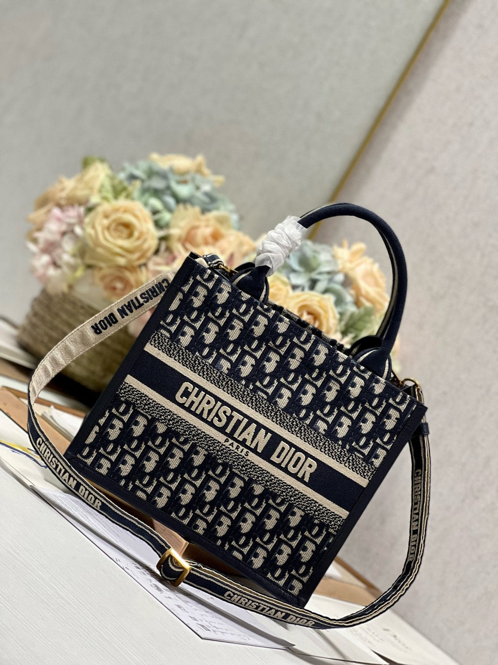 CD スモールブックトート 26 ブルー 斜め刺繍