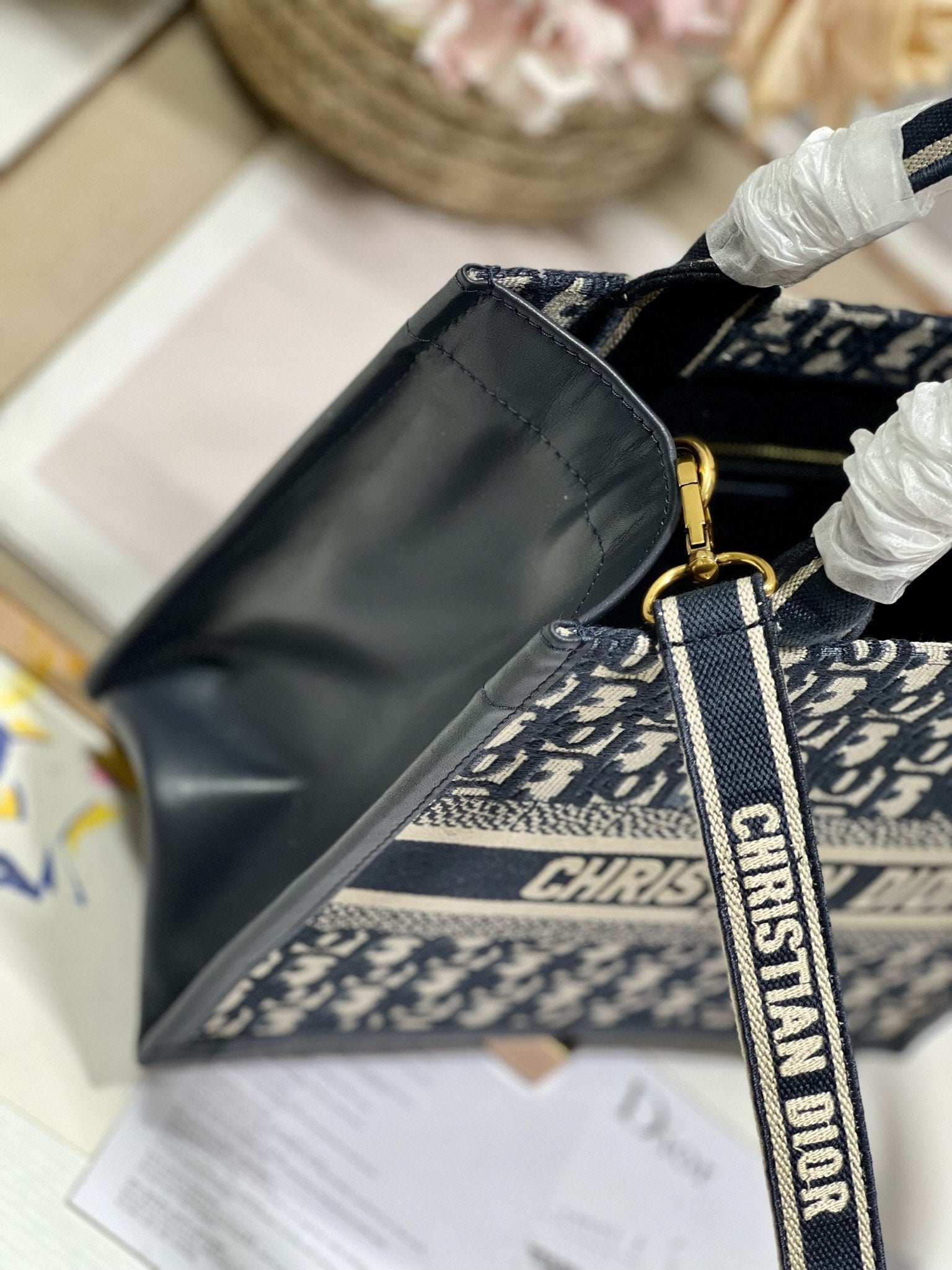 CD スモールブックトート 26 ブルー 斜め刺繍