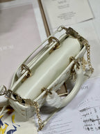 スモール レディ D-JOY 22 バタフライ スタッド ホワイト ラムスキン