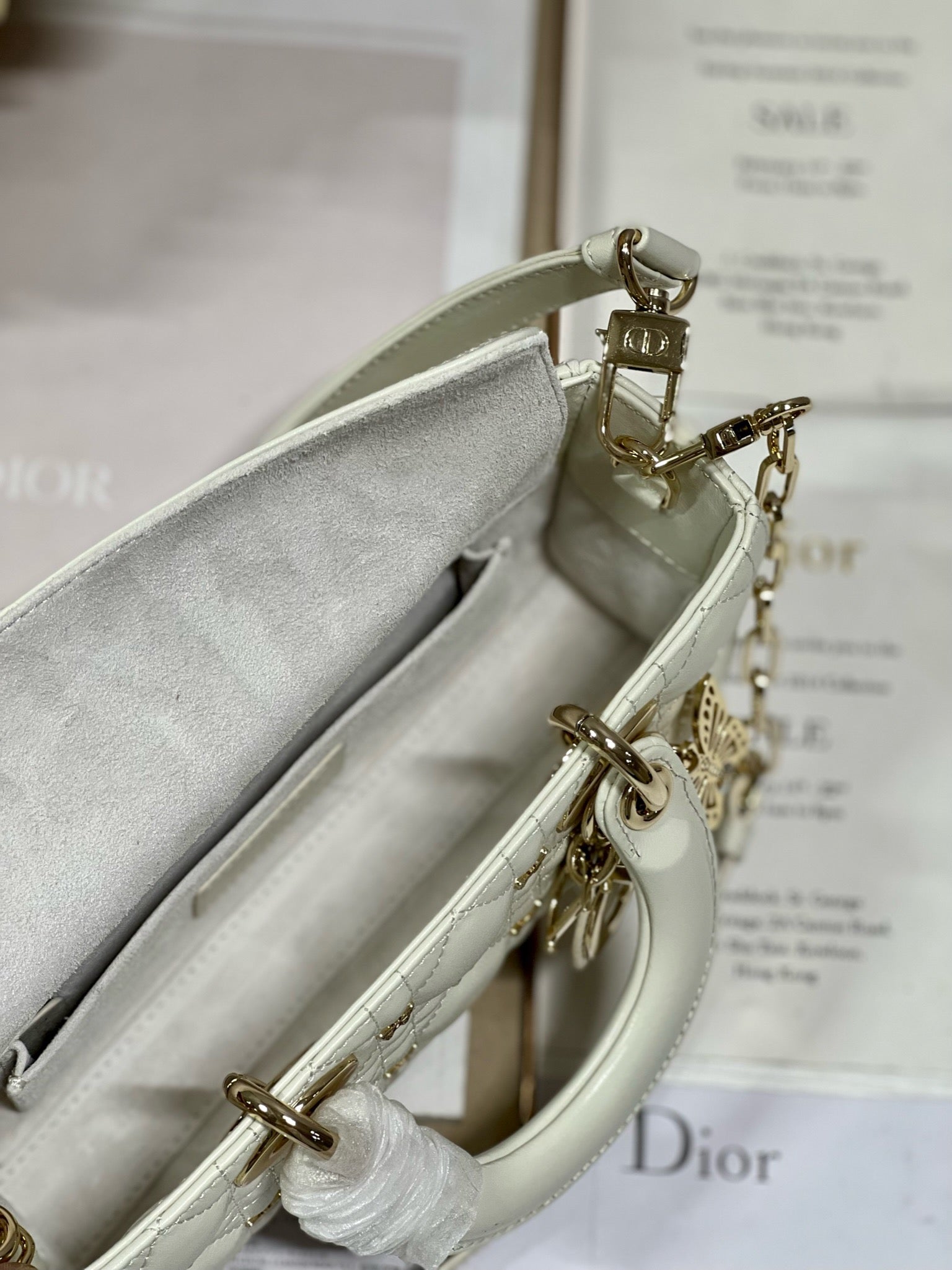 スモール レディ D-JOY 22 バタフライ スタッド ホワイト ラムスキン