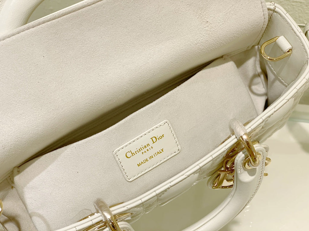 ミディアム レディ D-JOY 26 ホワイト ラムスキン