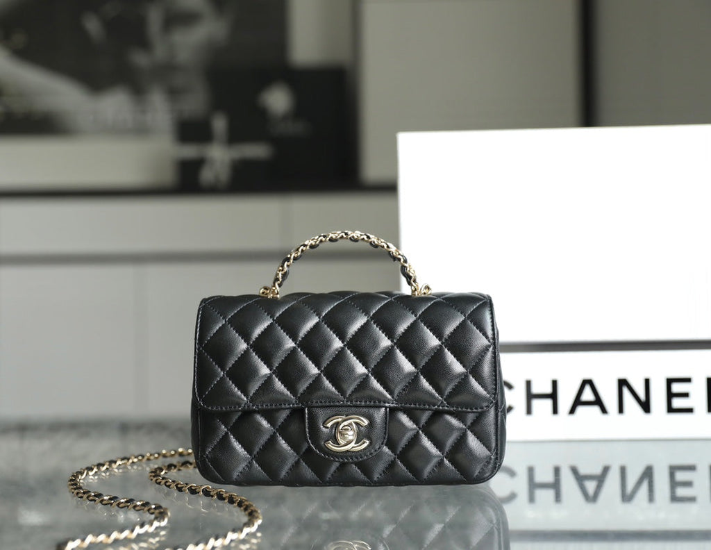 ミニ レクタングル フラップバッグ トップハンドル 20cm ブラック ラムスキン シルバー金具