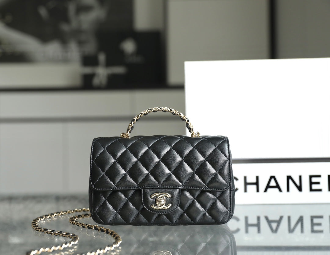 ミニ レクタングル フラップバッグ トップハンドル 20cm ブラック ラムスキン シルバー金具