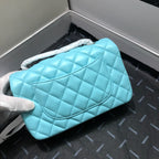 CC 20 クラシック スモール ダブルフラップバッグ（ライトブルーカーフスキン）