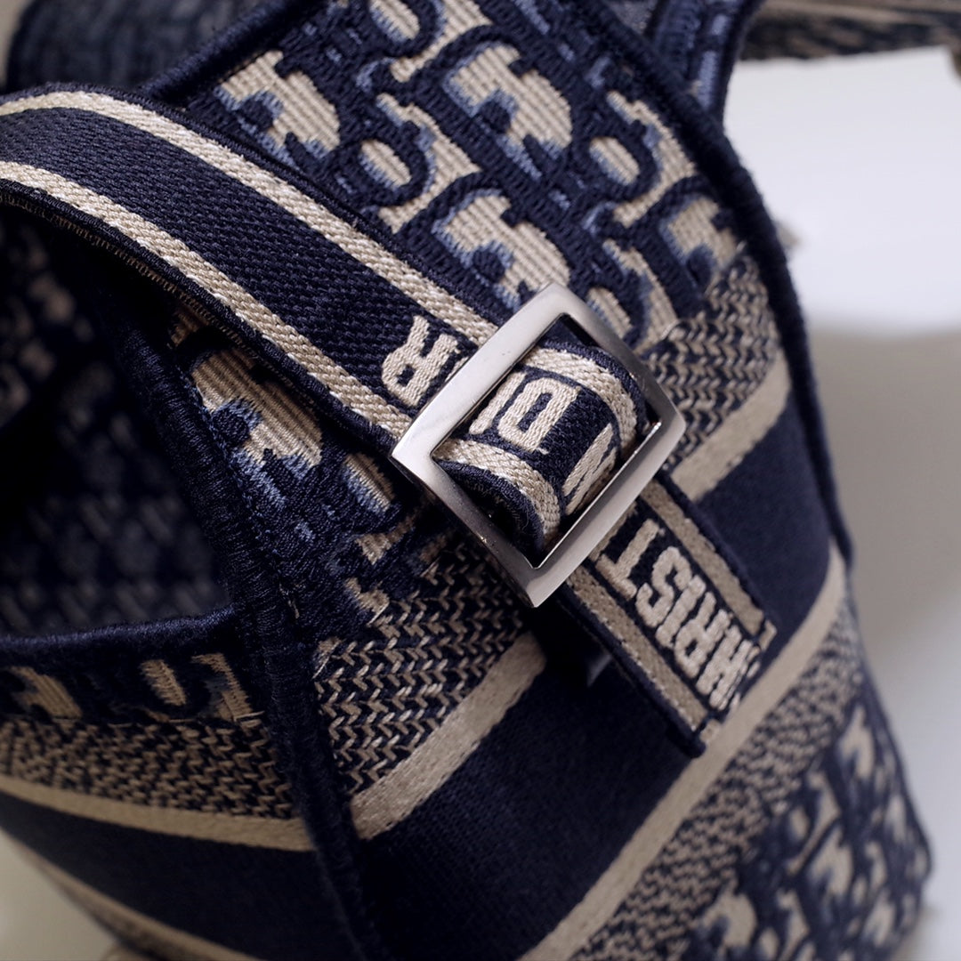 キャンプ ダブルバックルバッグ 28インチ ネイビーブルー モノグラム オブリーク ジャカード