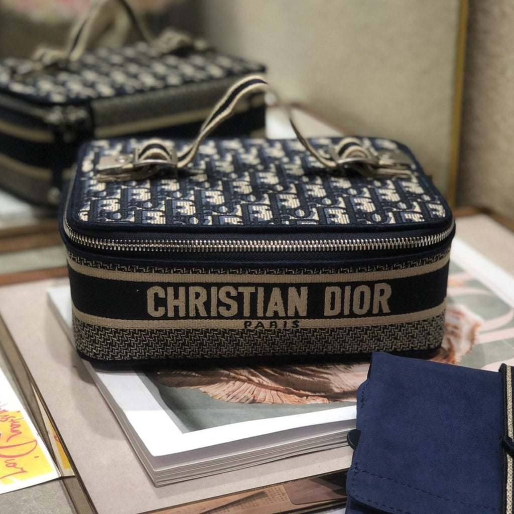 ブラックモノグラムオブリークジャカードのスモール24インチ化粧箱