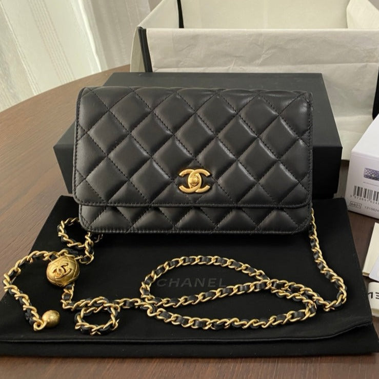 クラシック WOC 19cm ブラック ラムスキン ゴールドハードウェア