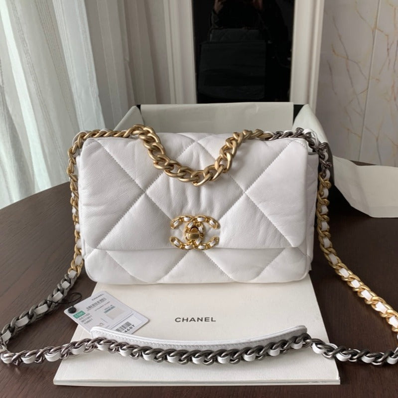 19 フラップバッグ 30 ホワイトゴートスキン