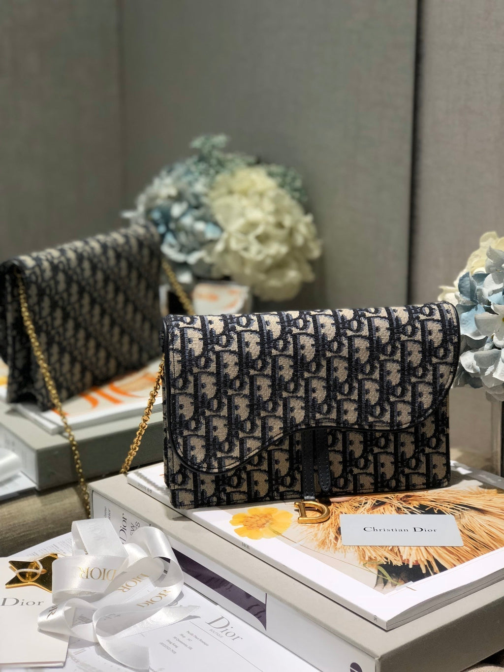 チェーン付きCDサドルポーチ ブルー オブジェ刺繍