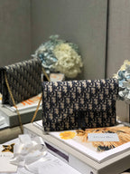 チェーン付きCDサドルポーチ ブルー オブジェ刺繍