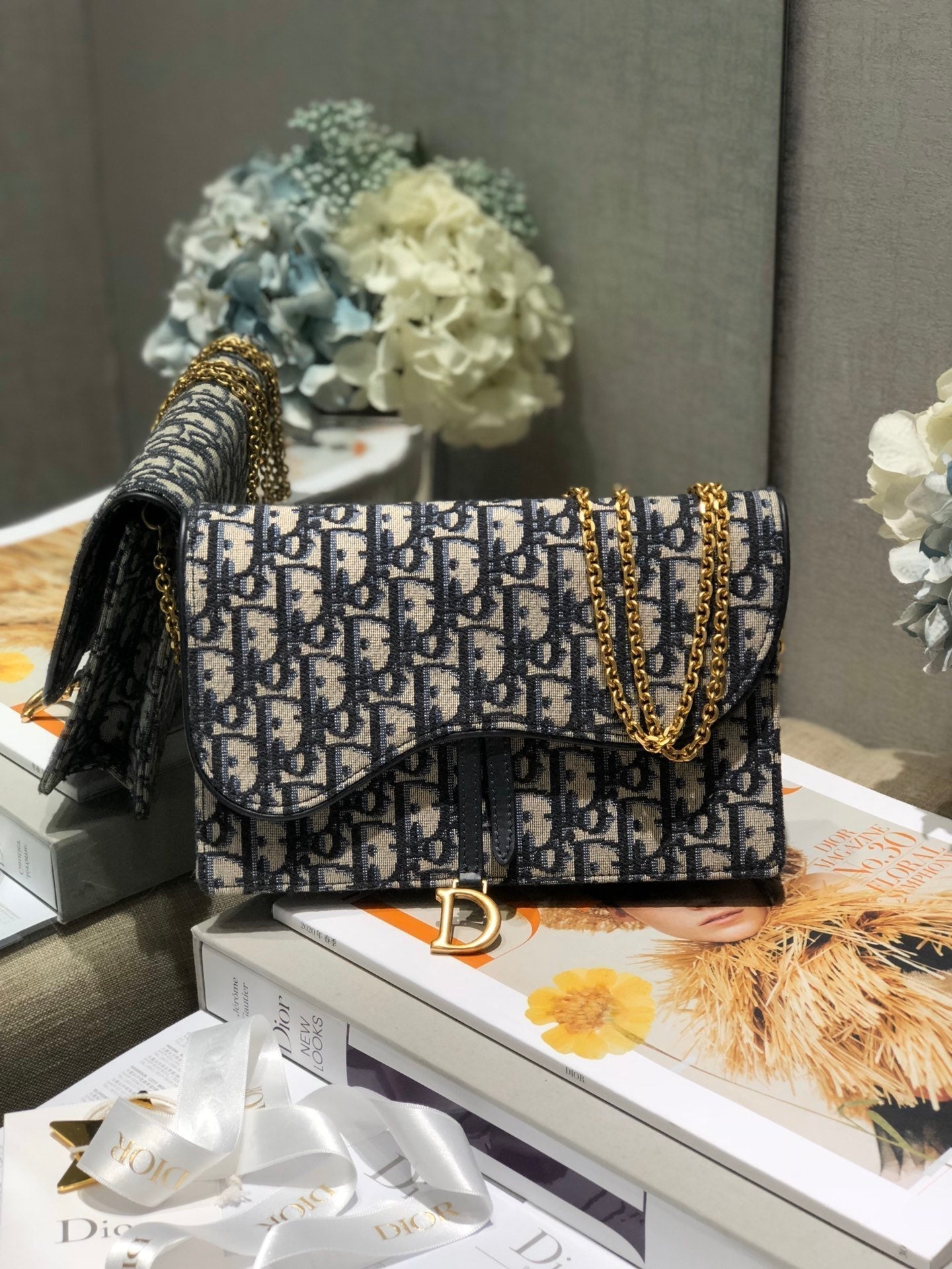 チェーン付きCDサドルポーチ ブルー オブジェ刺繍