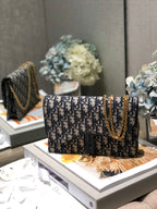 チェーン付きCDサドルポーチ ブルー オブジェ刺繍