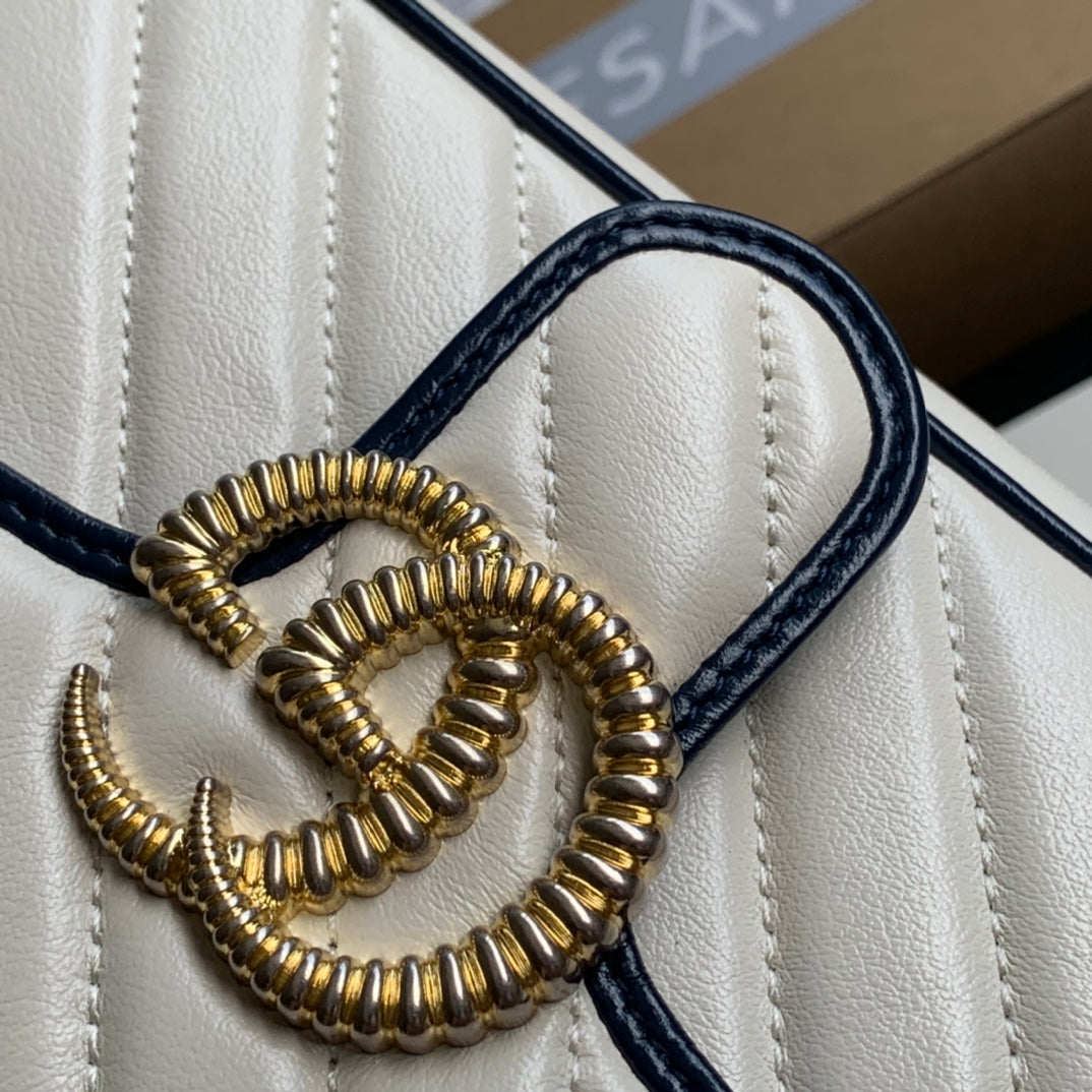 GGマーモント 22 ハンドバッグ（ホワイトカーフスキン）