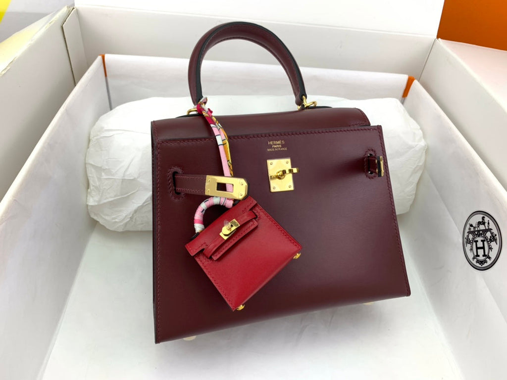 ケリー ミニ 20 バッグ（ワインレッド スムースカーフスキン、ゴールド金具付き、オーダーメイド）