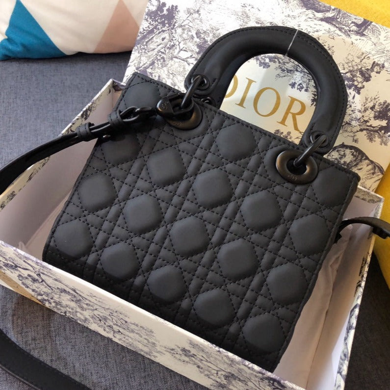 ミディアム レディ 20 バッグ（ブラック カーフスキン）