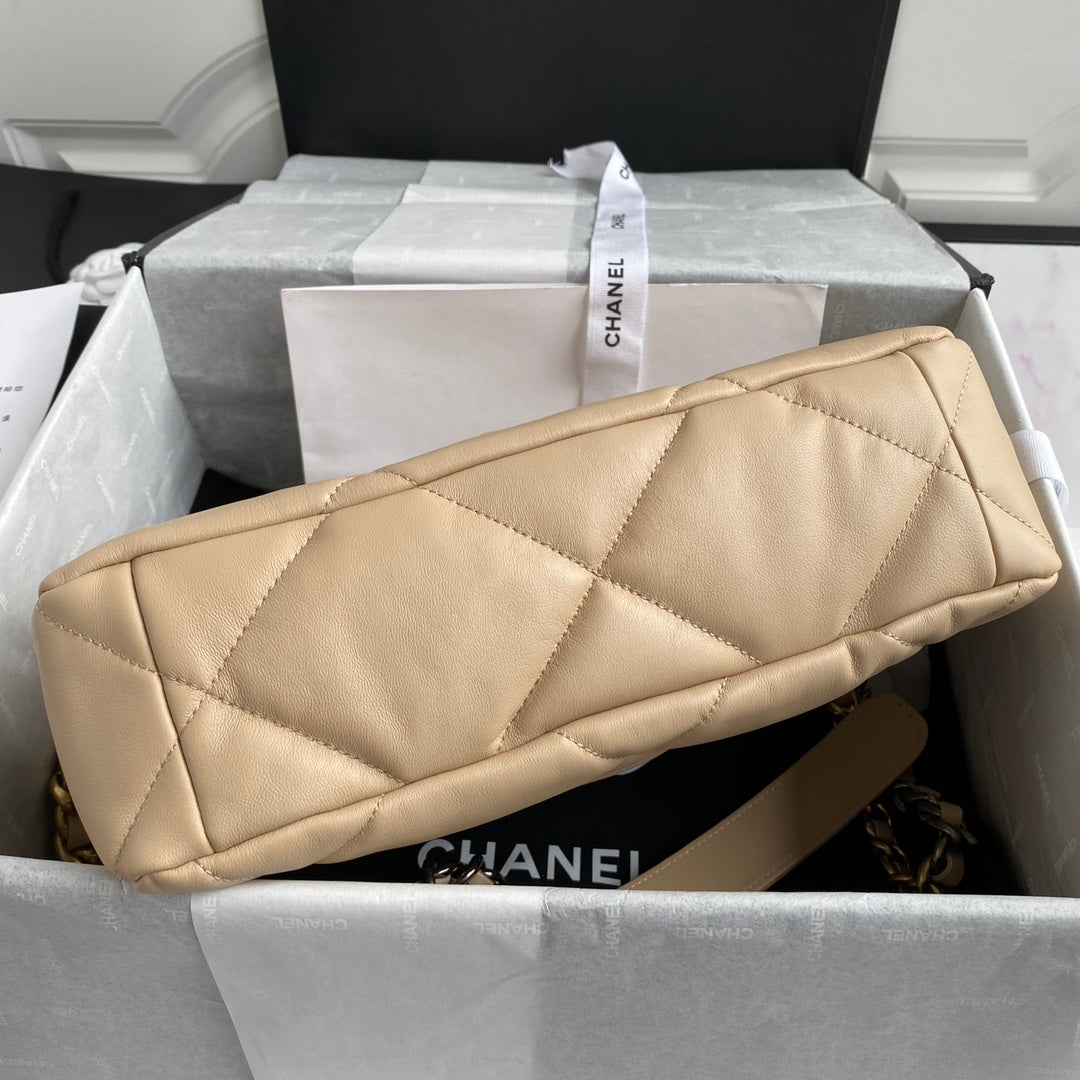 CC LARGE 30 FLAP BAG IN BEIGE CREAM LAMBSKIN