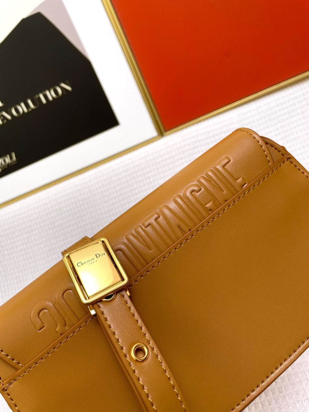 ミニ ボビー イーストウエスト 20 バッグ チョコレートブラウン カーフスキン