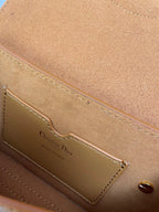 ミニ ボビー イーストウエスト 20 バッグ チョコレートブラウン カーフスキン