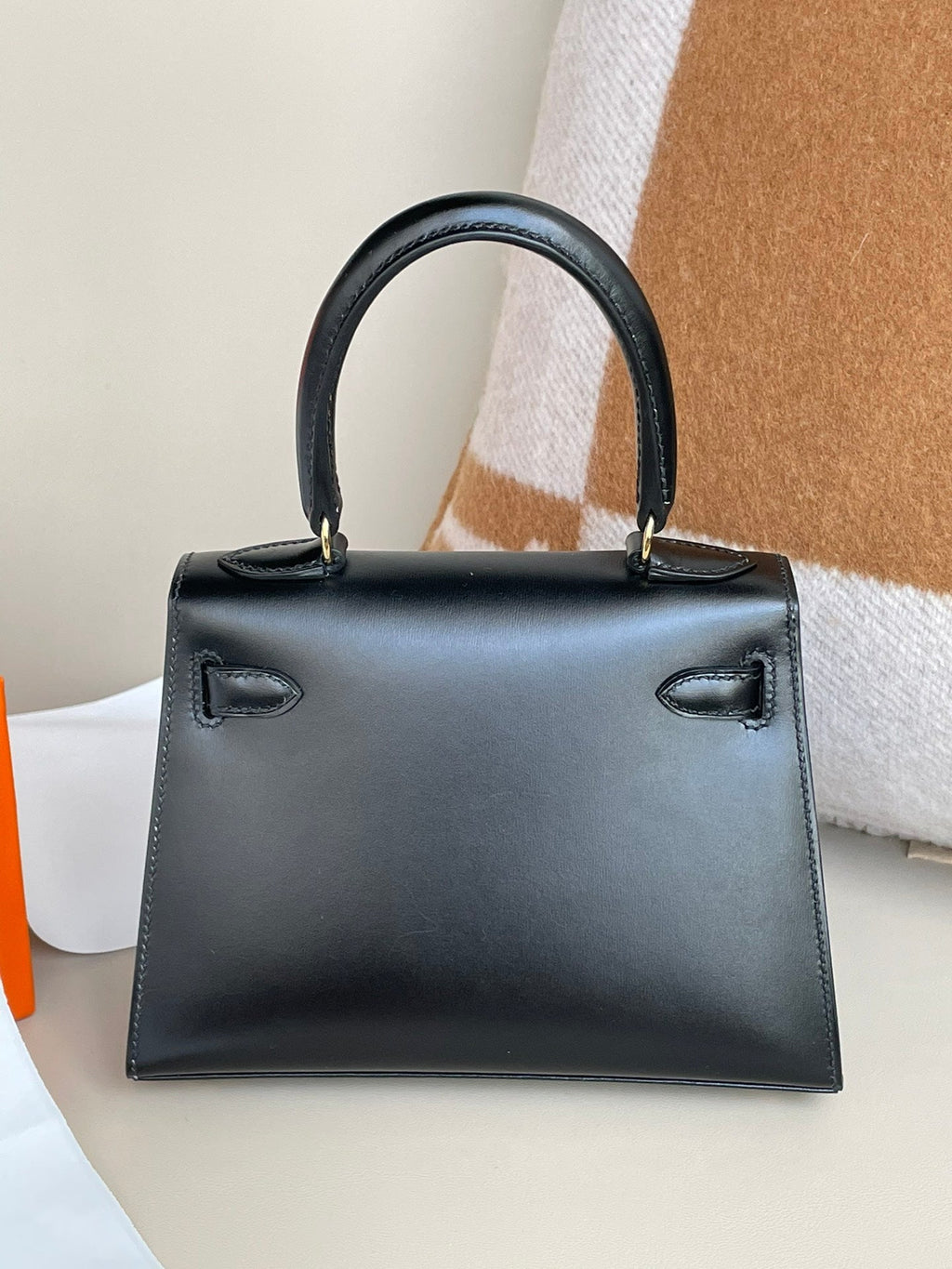 ケリー ミニ 20 バッグ（ブラック スムースカーフスキン、ゴールド金具付き、オーダーメイド）