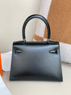 ケリー ミニ 20 バッグ（ブラック スムースカーフスキン、ゴールド金具付き、オーダーメイド）