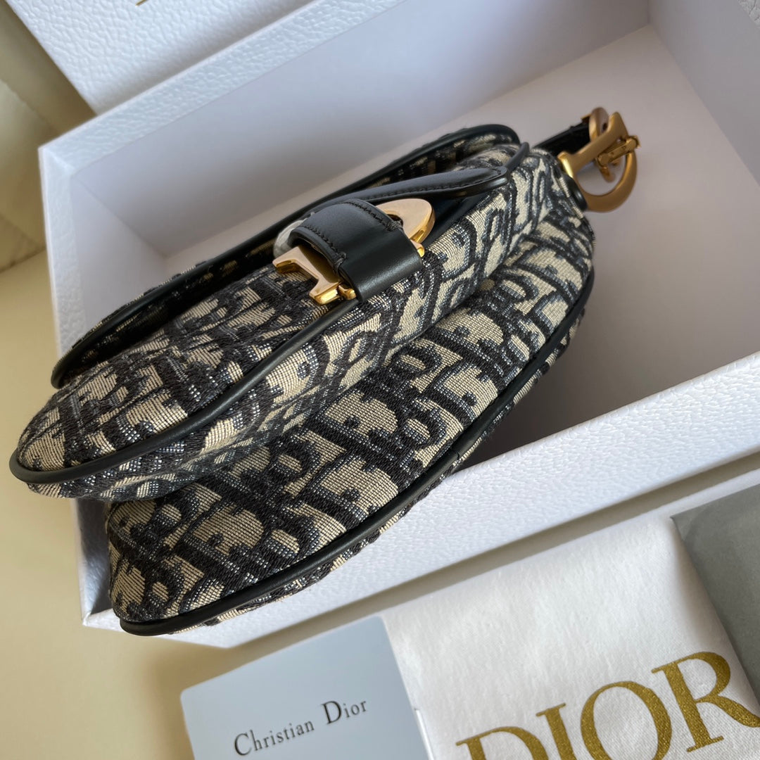 CDサドルバッグストラップ ストラップ付き 19cm ブルー オービック刺繍