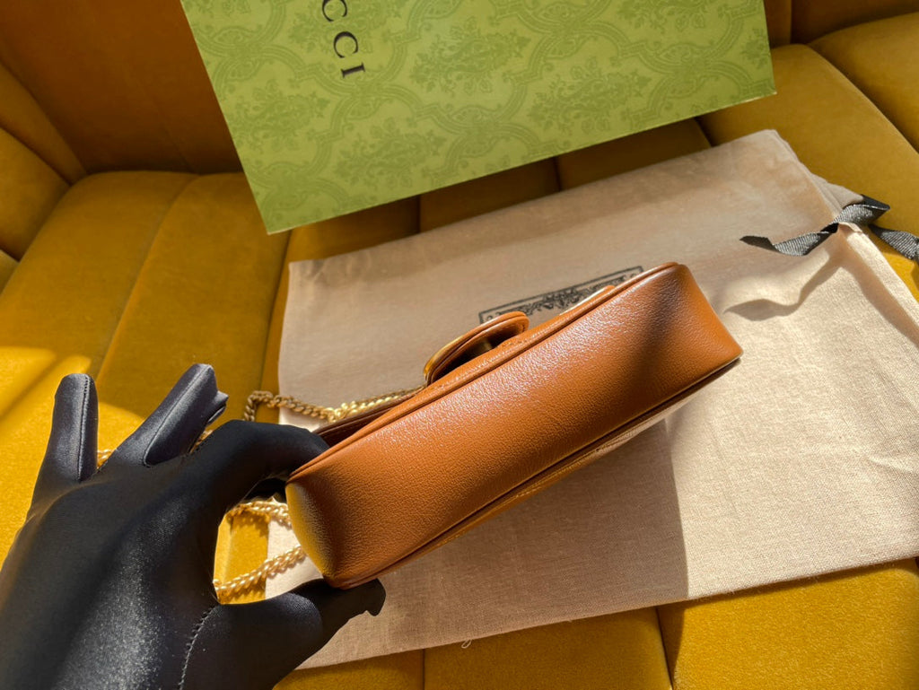 GGマーモント ミニ 16 バッグ シナモンブラウン カーフスキン