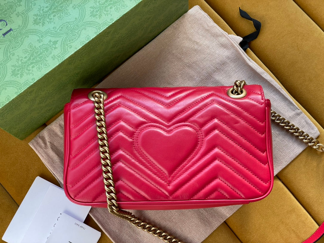 GGマーモント マトラッセ ラージ 26 バッグ レッド ピンク カーフスキン