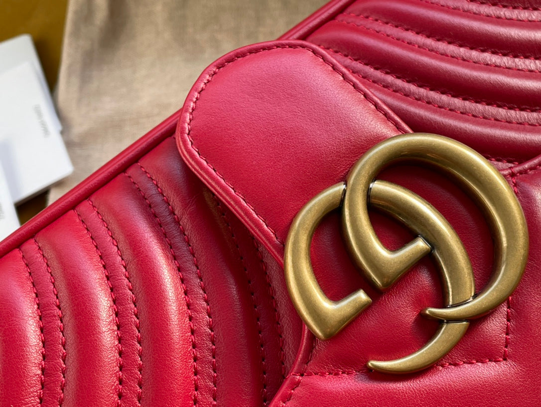 GGマーモント マトラッセ ラージ 26 バッグ レッド ピンク カーフスキン