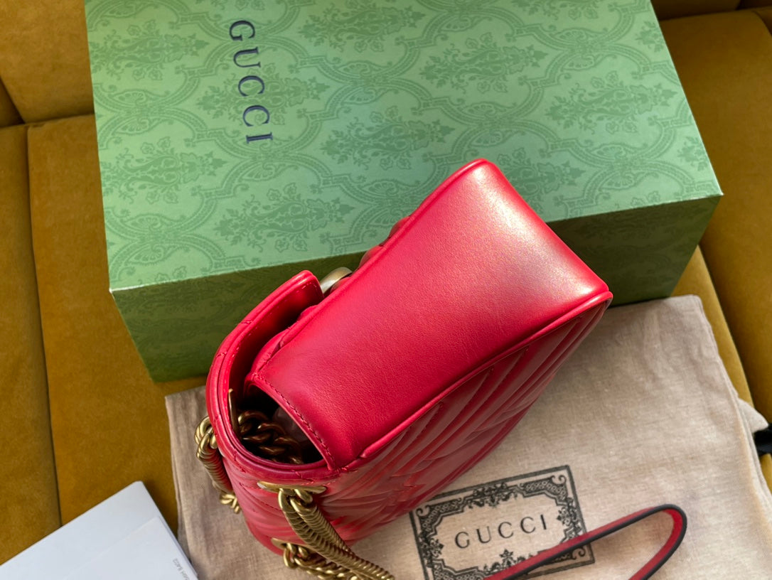 GGマーモント マトラッセ ラージ 26 バッグ レッド ピンク カーフスキン