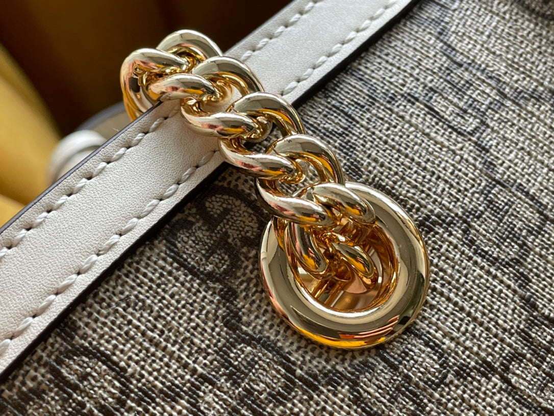 GG パドロック ラージ 35 ショルダーバッグ ベージュ キャンバス＆ホワイト カーフスキン