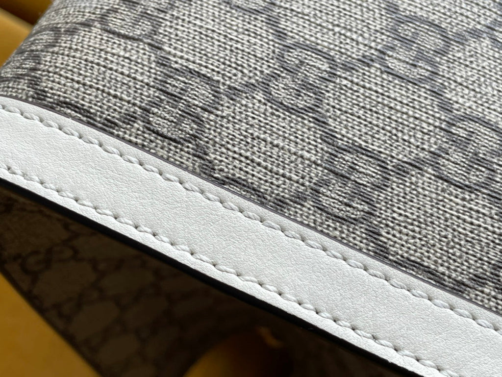 GG パドロック ラージ 35 ショルダーバッグ ベージュ キャンバス＆ホワイト カーフスキン