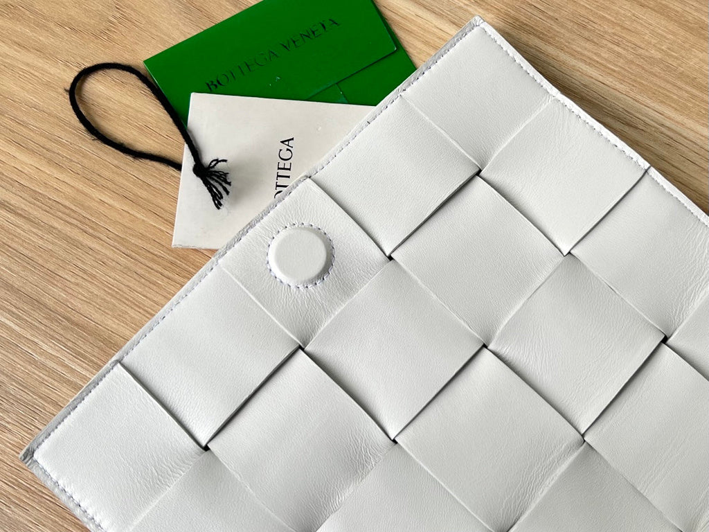 SMALL CASSETTE 23 IN WHITE FRINGED CALFSKIN