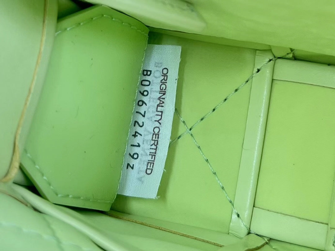 スモールカセット23インチ パイングレードカーフスキン