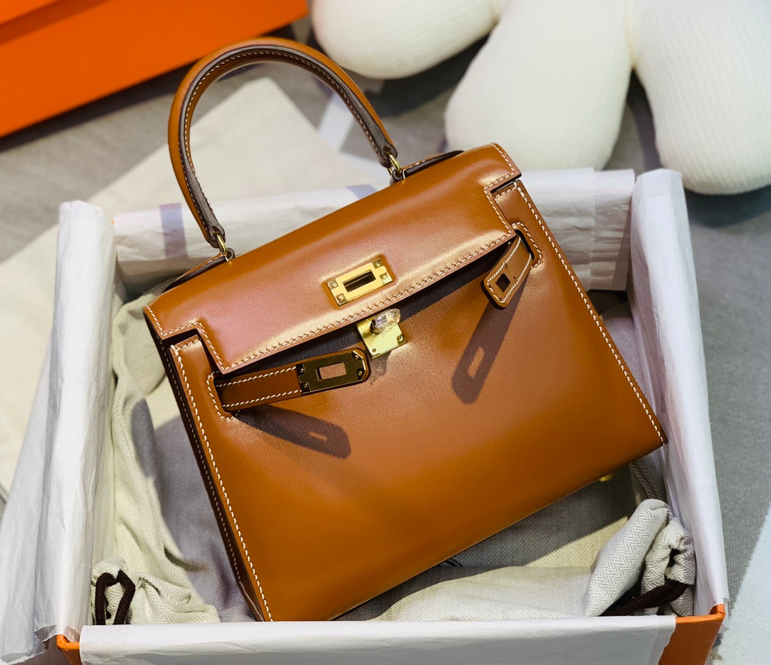 ケリー ミニ 20 バッグ（ブロンズブラウン スムースカーフスキン、ゴールド金具付き、オーダーメイド）