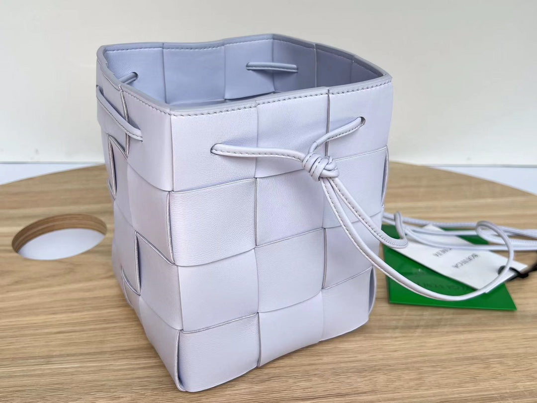 スモールカセットバケット 18インチ ペールパープルカーフスキン