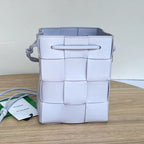 SMALL CASSETTE BUCKET 18 IN PALE PURPLE CALFSKIN