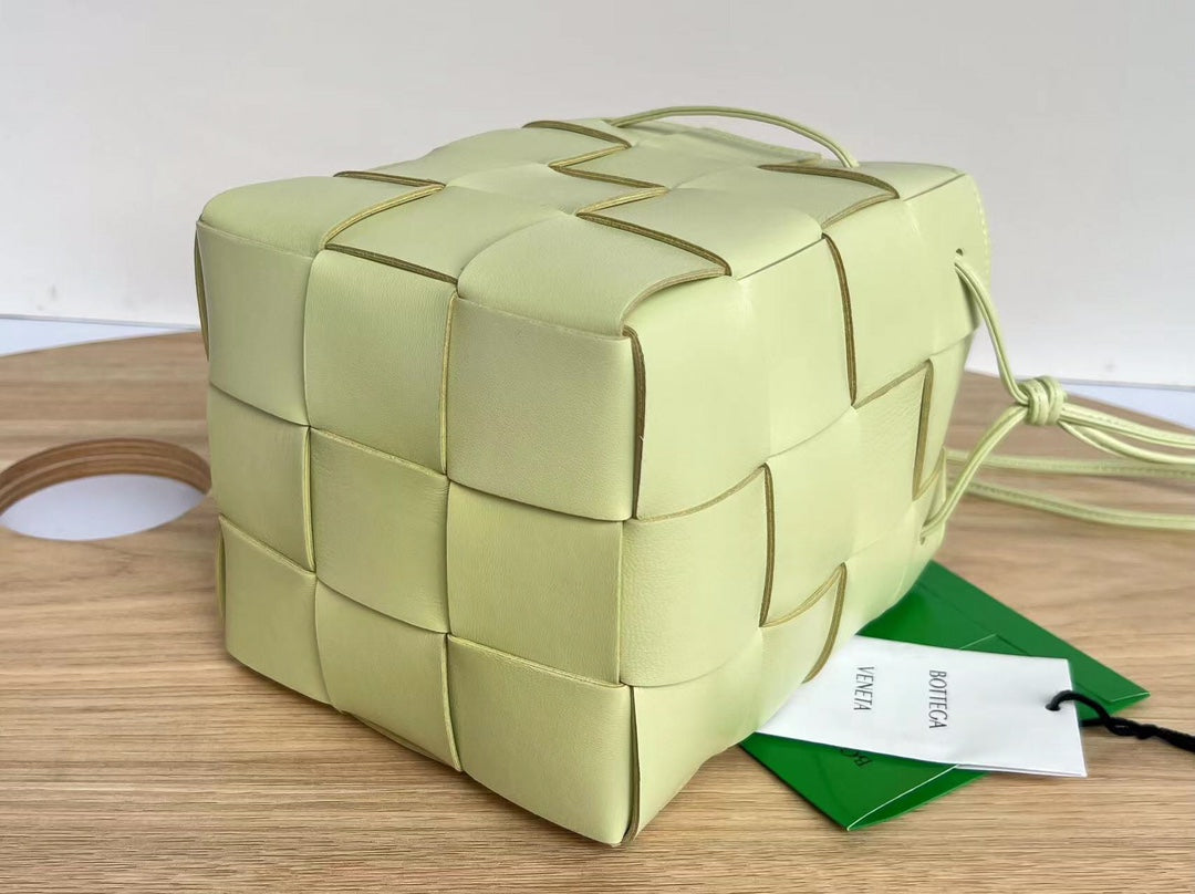 スモールカセットバケット 18インチ パステルイエローカーフスキン