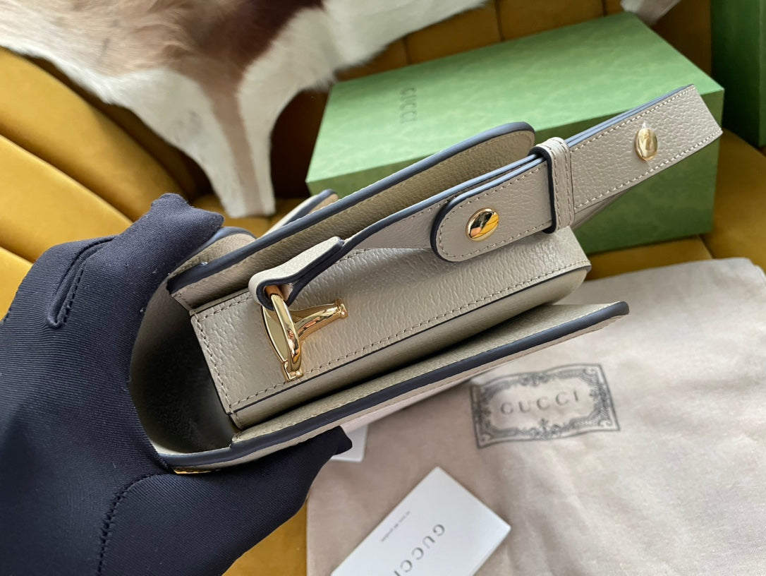 GGホースビット 1955 サドルバッグ 25 ホワイトキャンバス＆ベージュカーフスキン