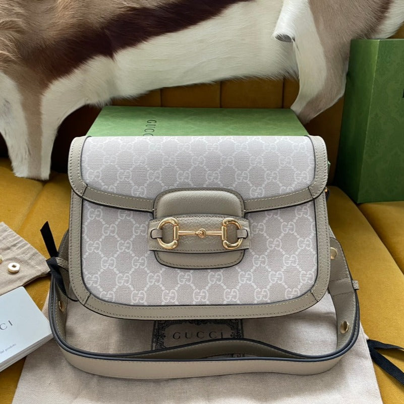 GGホースビット 1955 サドルバッグ 25 ホワイトキャンバス＆ベージュカーフスキン