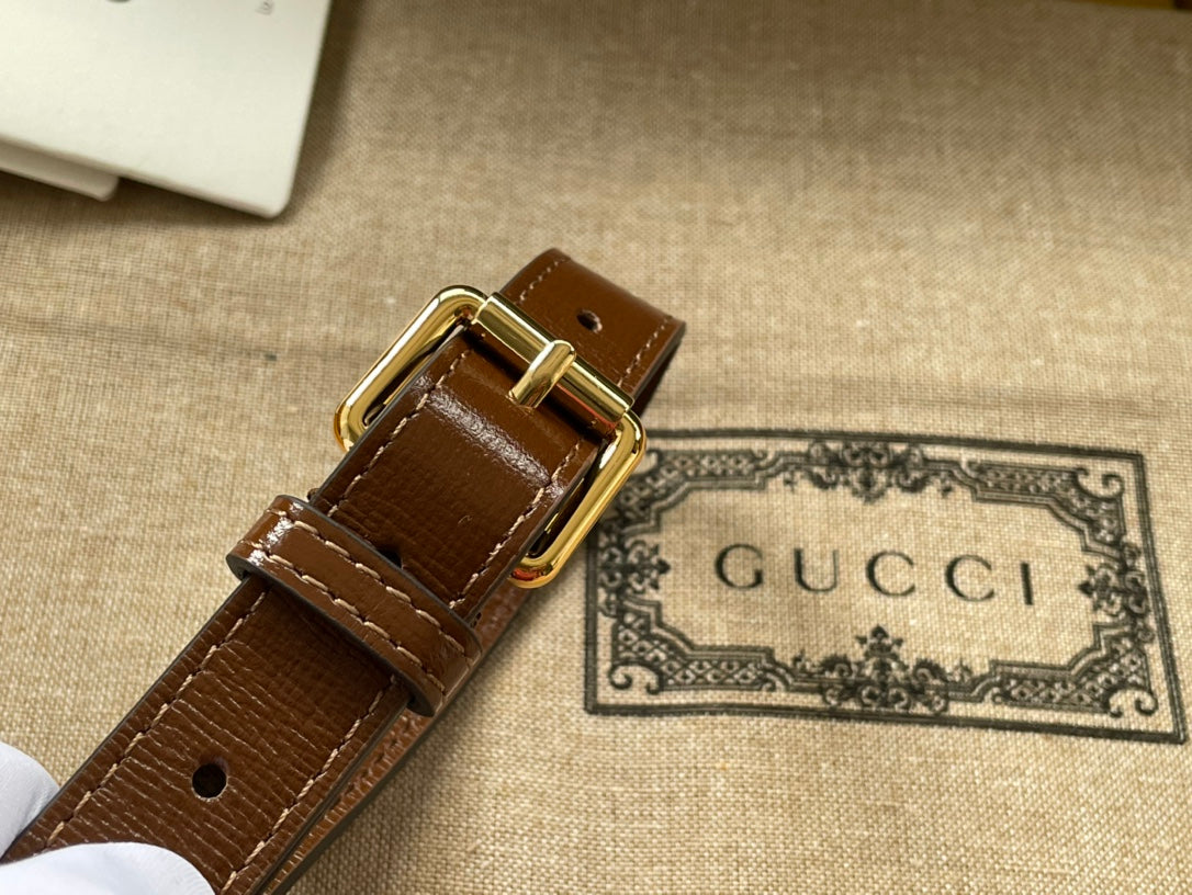 インターロッキングG 22 ベージュエボニーキャンバスとブラウンカーフスキントリムのバッグ