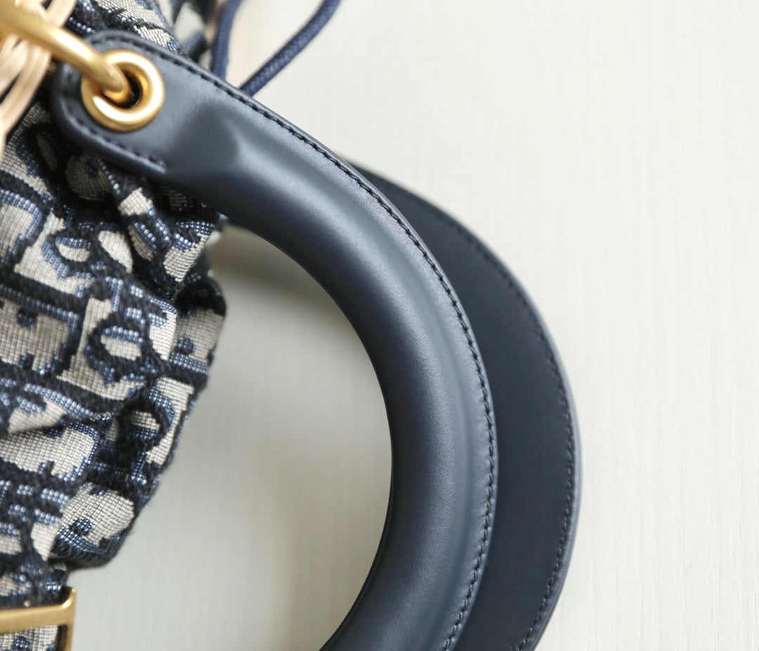 レディ 24 バスケットバッグ（ブラック オブリーク ジャカード ミックス ベージュ ウィッカー）