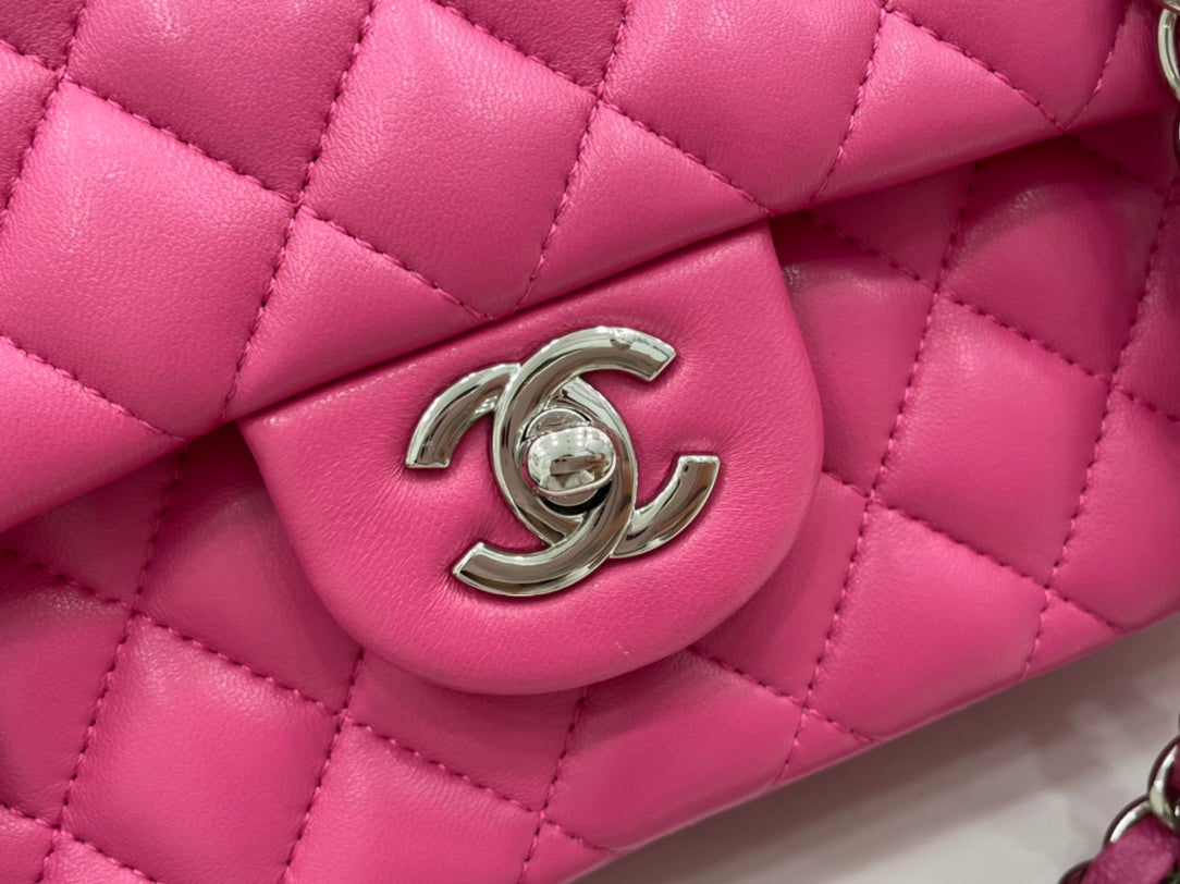 CC 25 CLASSIC SMALL DOUBLE FLAP BAG IN BRIGHT PINK CALFSKIN WITH STRAP