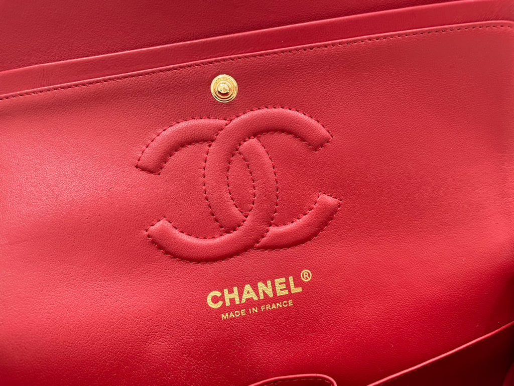 CC 25 CLASSIC SMALL DOUBLE FLAP BAG IN CHERRY RED CALFSKIN WITH STRAP