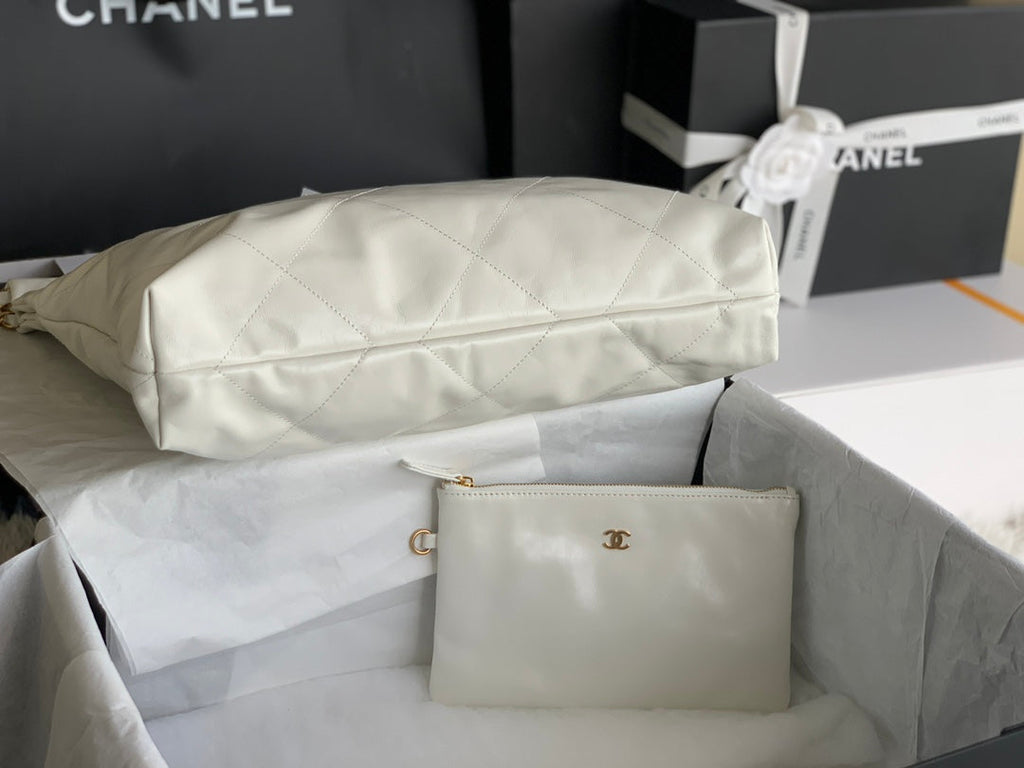 CCラージ42ハンドバッグ、ホワイトシャイニーカーフスキン、ゴールド金具