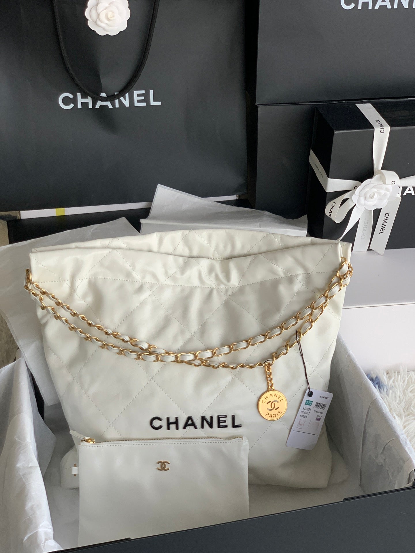 CCラージ42ハンドバッグ、ホワイトシャイニーカーフスキン、ゴールド金具